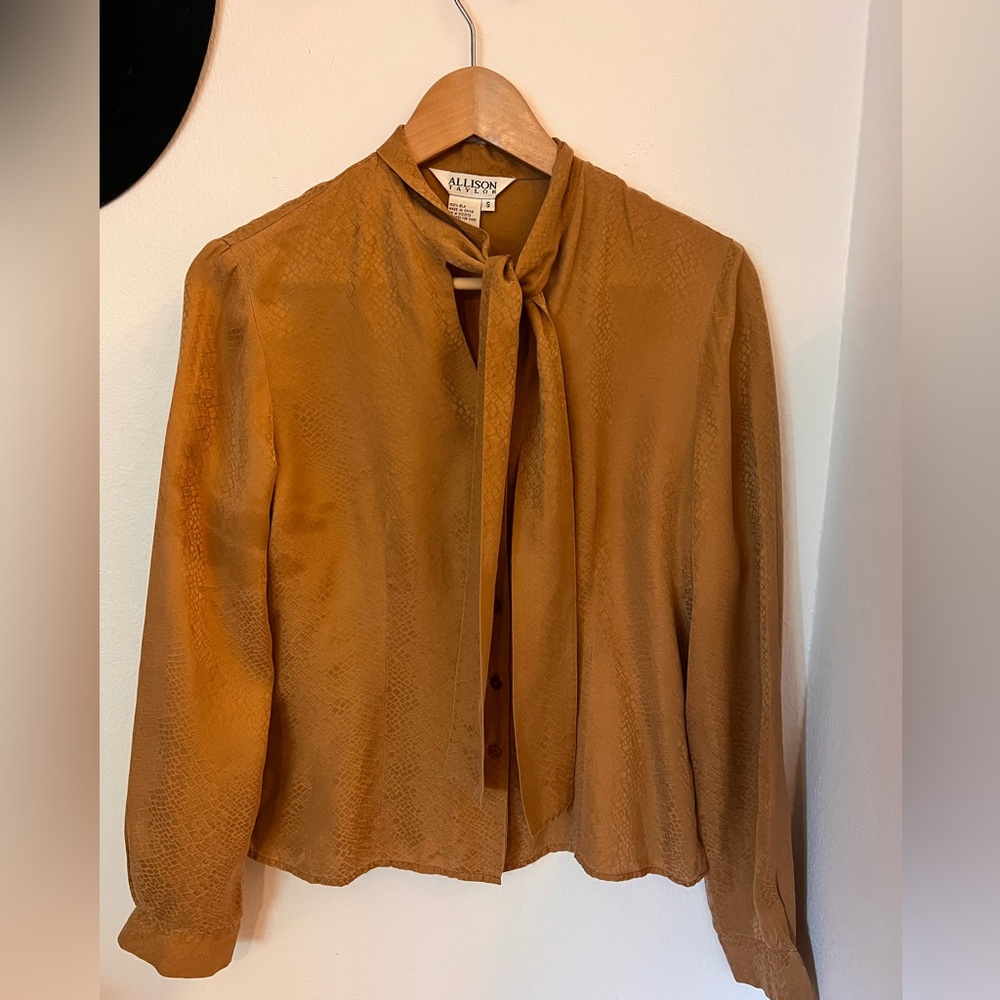 Women's Blouse